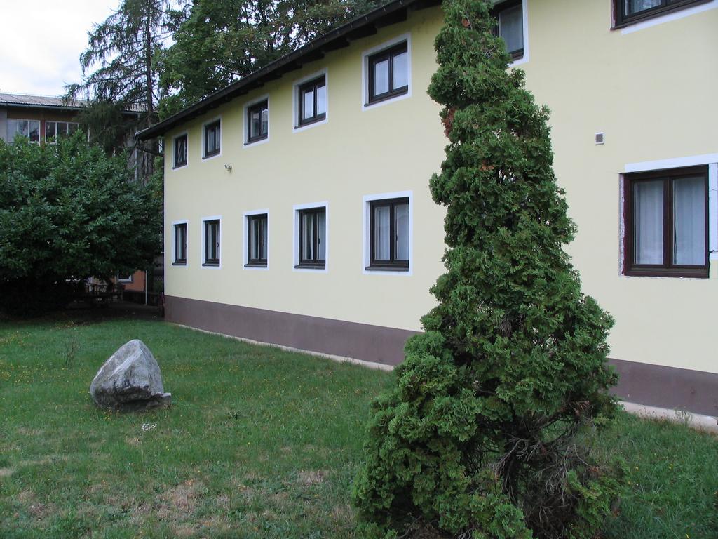 Hostel M Maribor Bagian luar foto